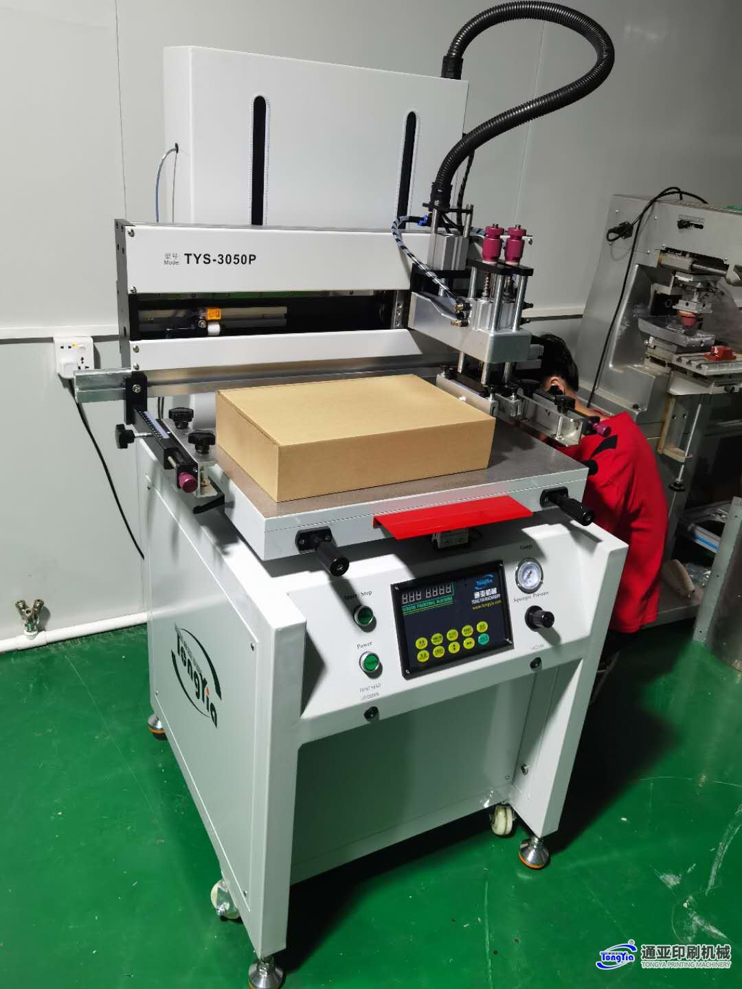 TYS-3050P氣動(dòng)吸氣式平面絲印機(jī)